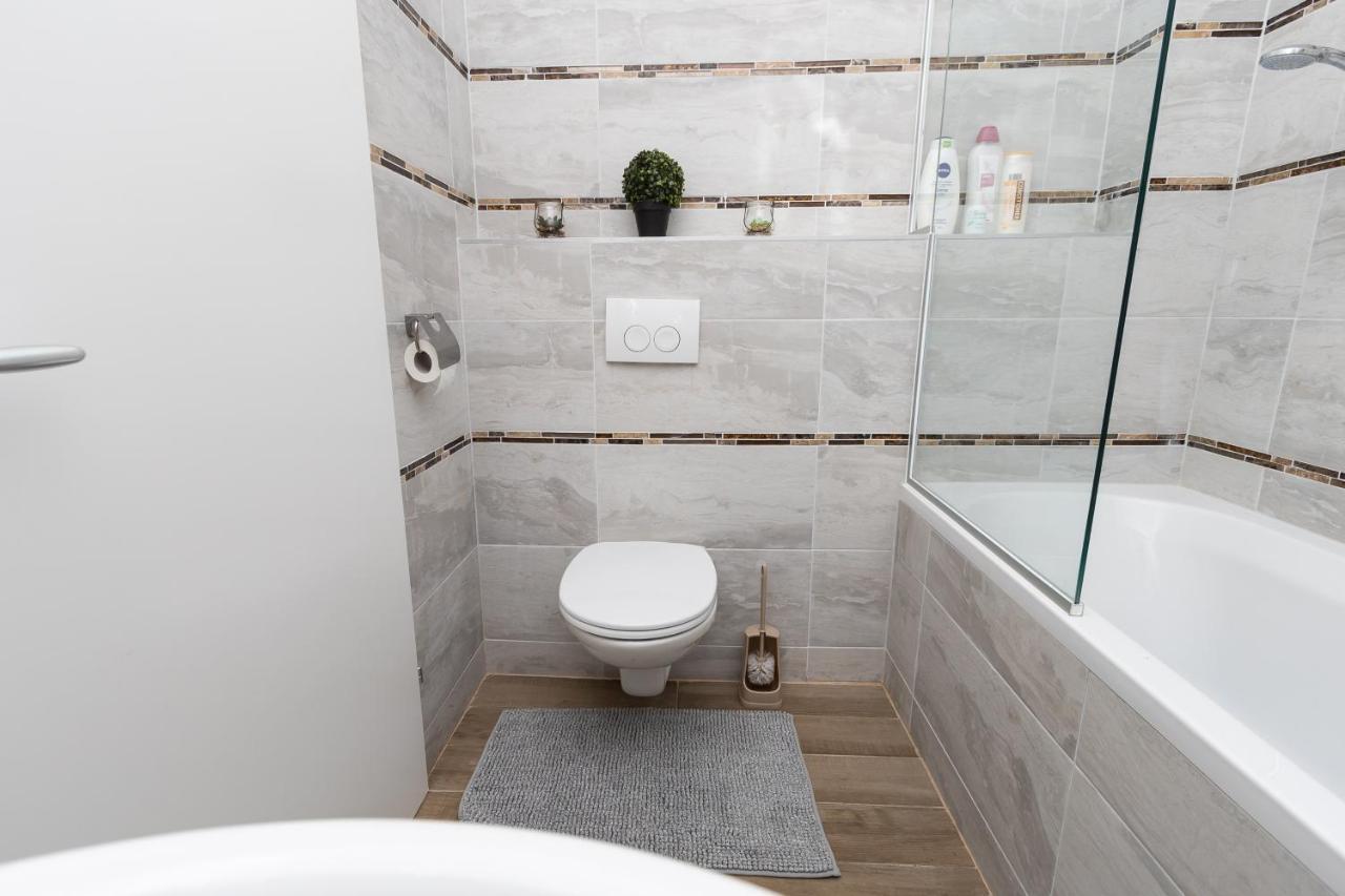 Comfortable Romantic 1 Bedroom Apartment Near Augarten Wina Bagian luar foto