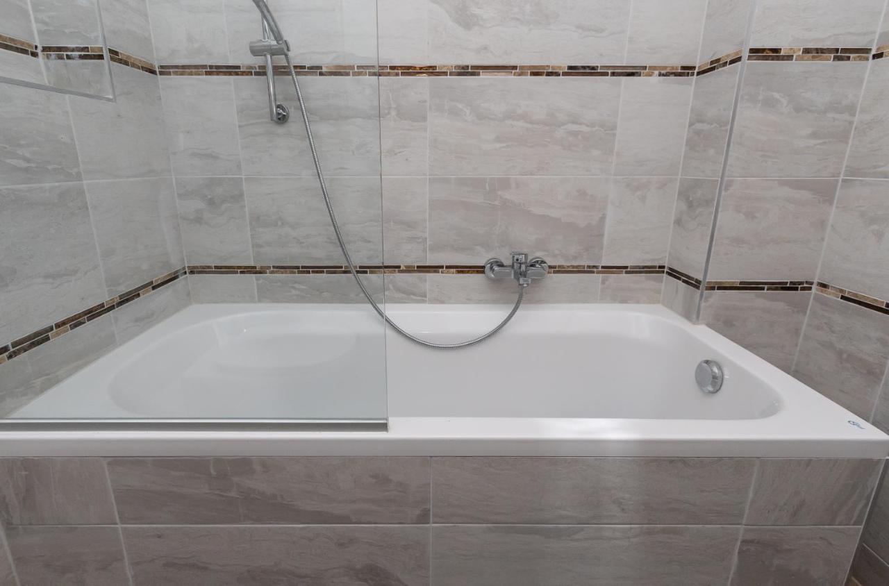 Comfortable Romantic 1 Bedroom Apartment Near Augarten Wina Bagian luar foto